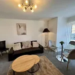 Lime Tree In Blue Serviced Apartment
