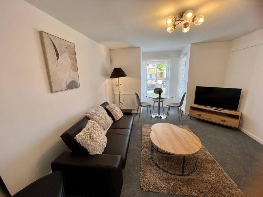 Lime Tree In Blue Serviced Apartment