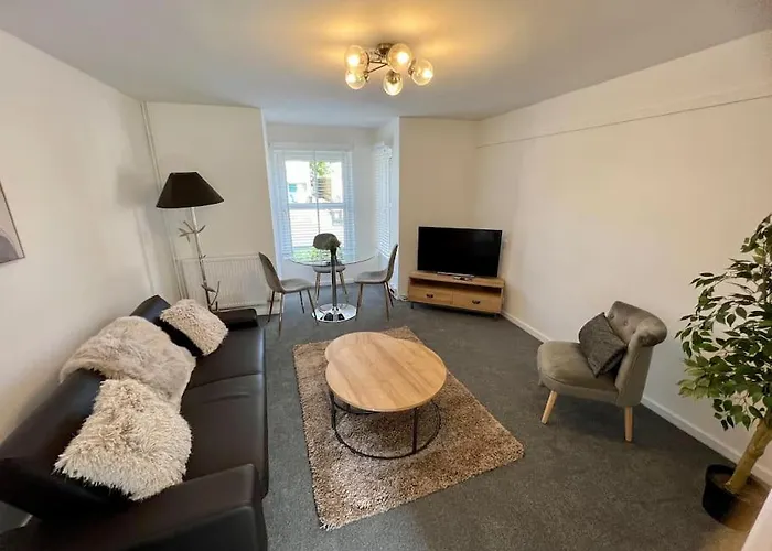 Lime Tree In Blue Serviced Apartment